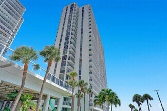Building Photo - 20515 E Country Club Dr
