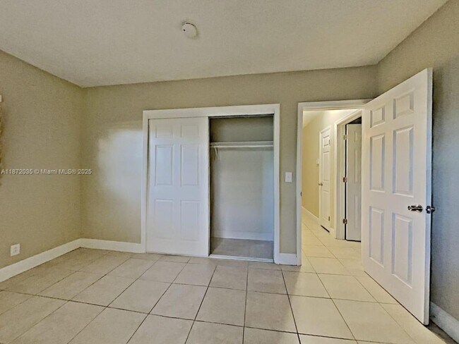 Building Photo - 5261 SW 8th Ct