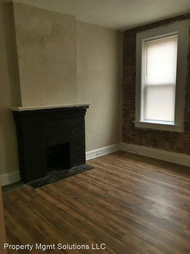 Building Photo - 2 br, 1 bath House - 3641 Iowa Ave