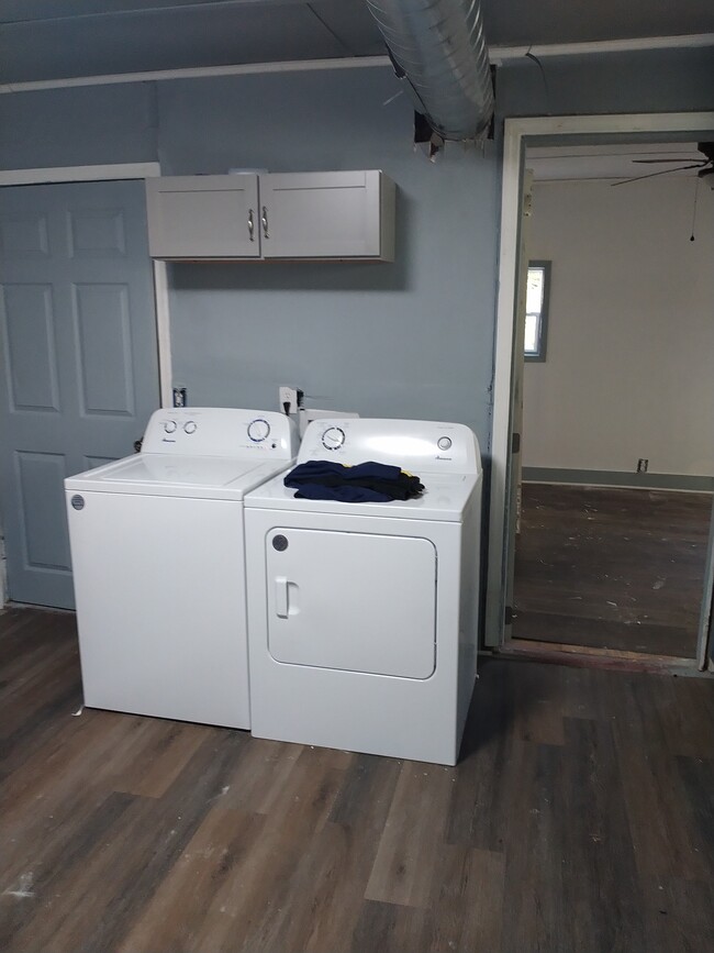 Building Photo - 13 Allway St