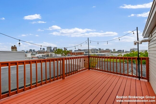 Building Photo - 267 Bolton St