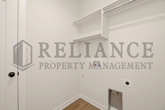 Building Photo - 202 N Gowen St