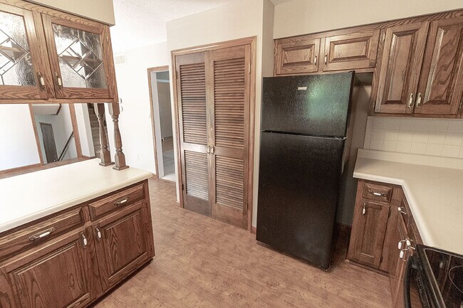 Building Photo - 306 W Briarwood Ln