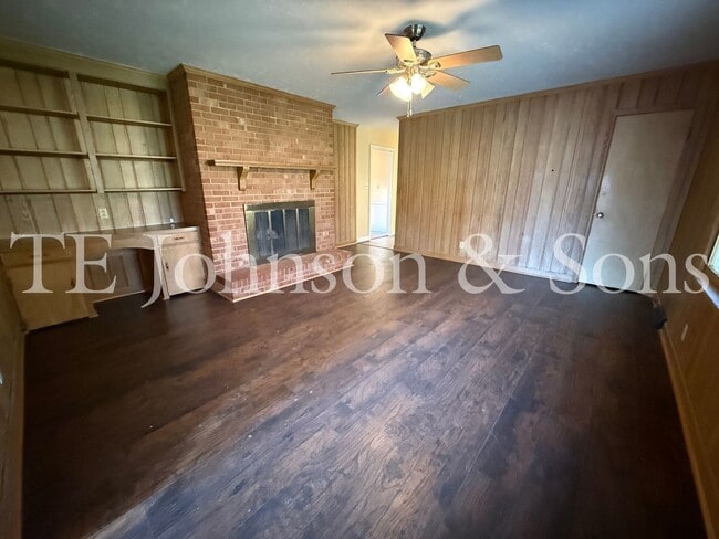 Building Photo - Spacious 4BR Home with Finished Basement, Screened Porch & Garage in Winston-Salem