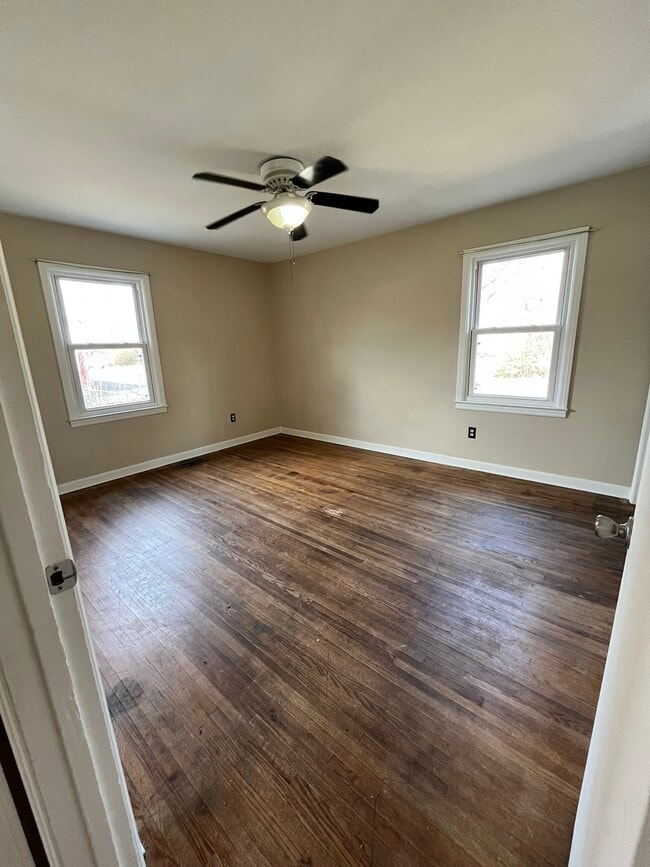 Building Photo - 600 Glendale Pl