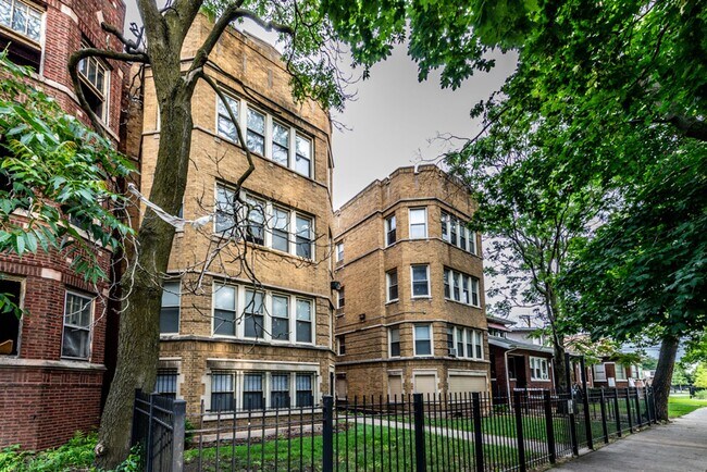 Building Photo - 7924 S Vernon Chicago, IL 60619
