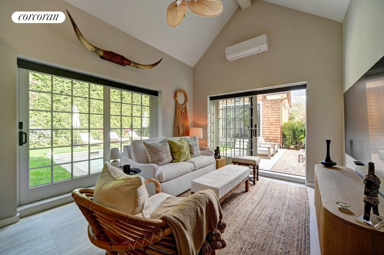 Building Photo - 95 Fordham Rd