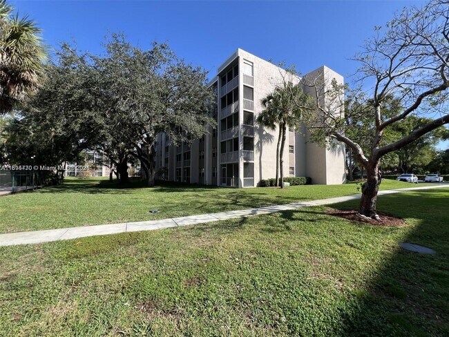 Building Photo - 1200 NW 87th Ave