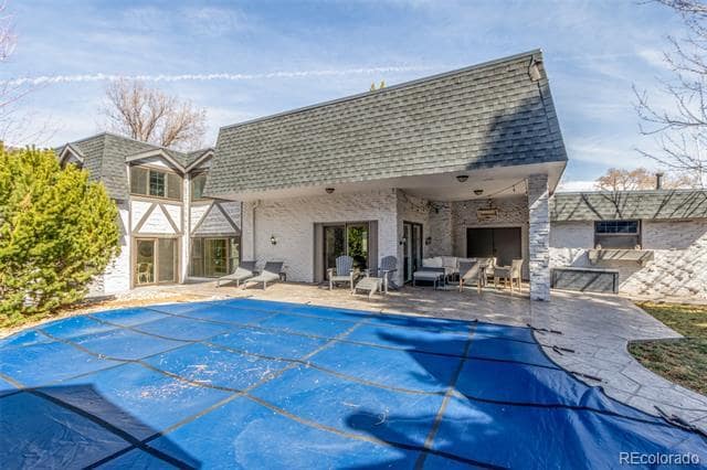Building Photo - 3577 S Hillcrest Dr