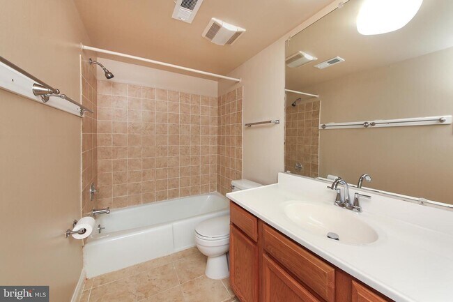 Building Photo - 159 Oberlin Terrace