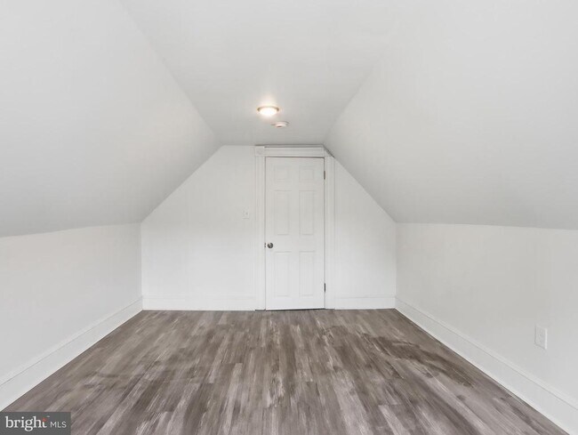 Building Photo - 6008 Clearspring Rd