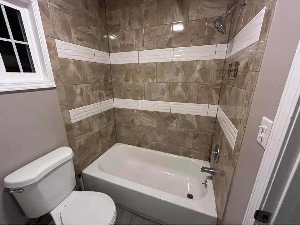 Building Photo - 1917 Hughes Ave