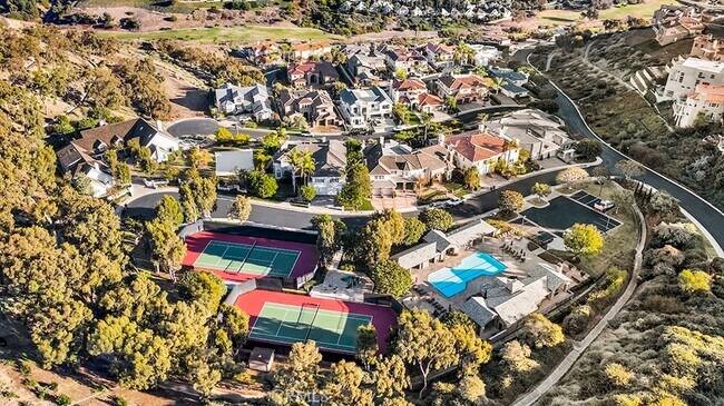 Building Photo - 75 Marbella