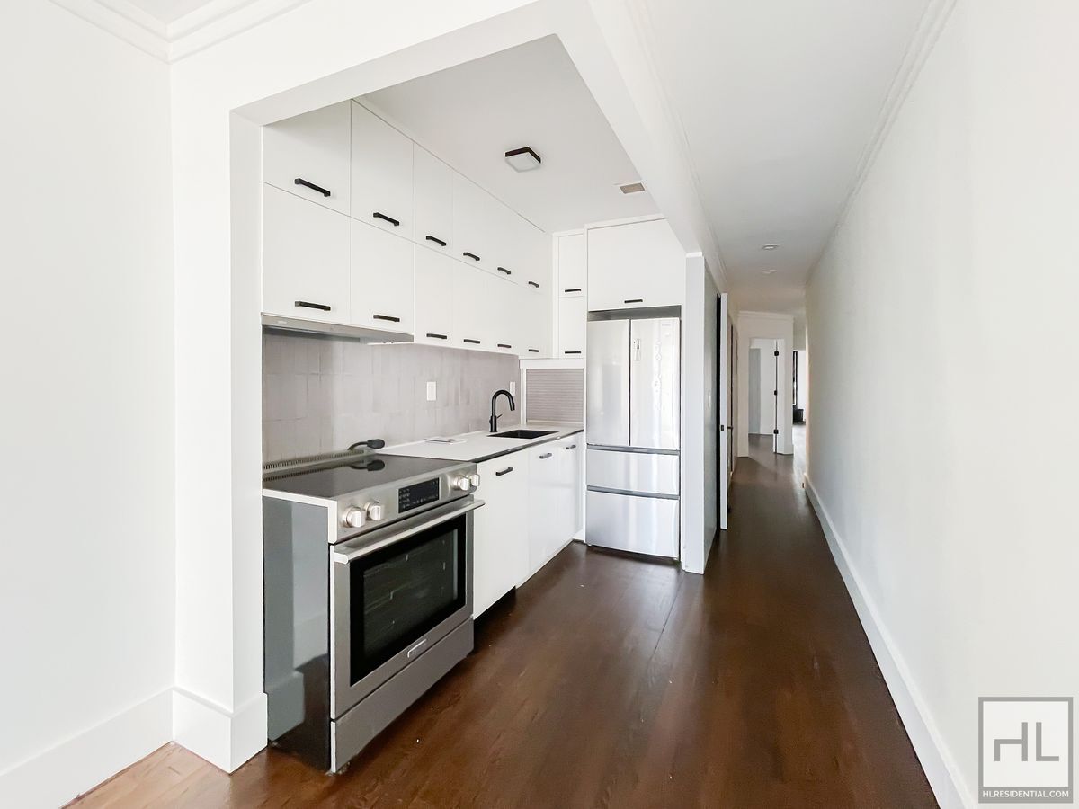 Building Photo - Carroll Gardens 2-Bed 1-Bath
