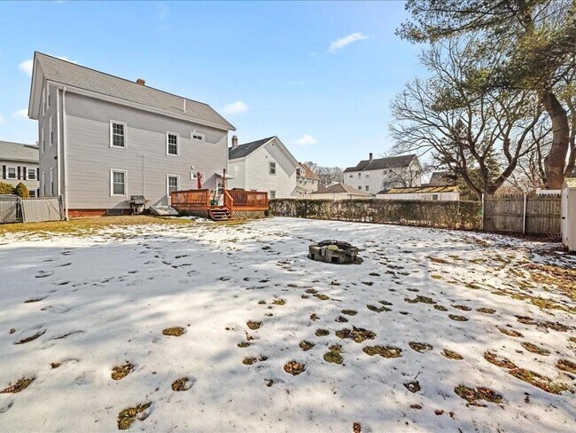 Building Photo - 88 Pleasant St