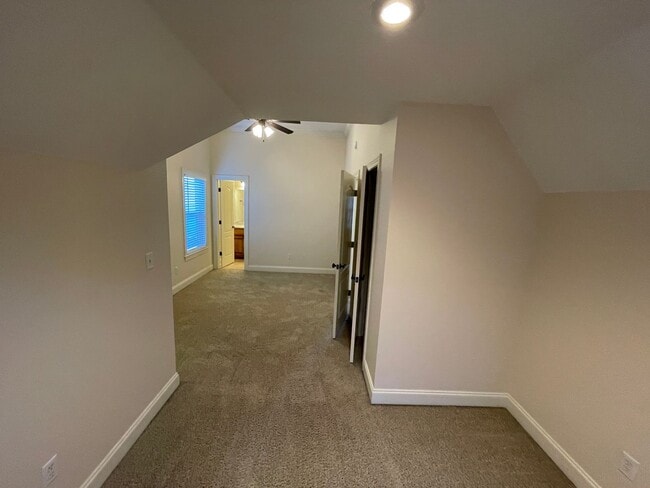 Building Photo - 3BR/3BA For Rent