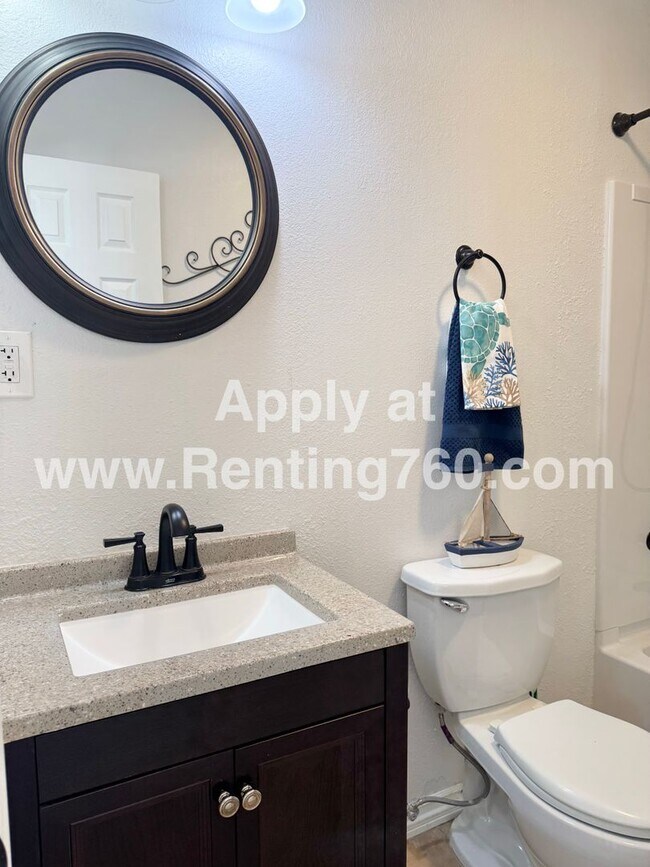 Building Photo - Super Cute Furnished Beach Cottage!