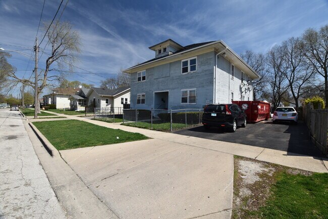 Building Photo - 545 Hammond Ave