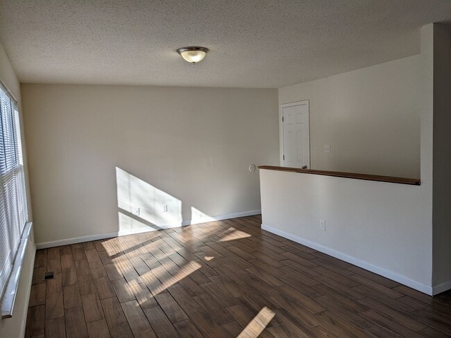 Building Photo - 4 Bed/1.5 baths House near I-44