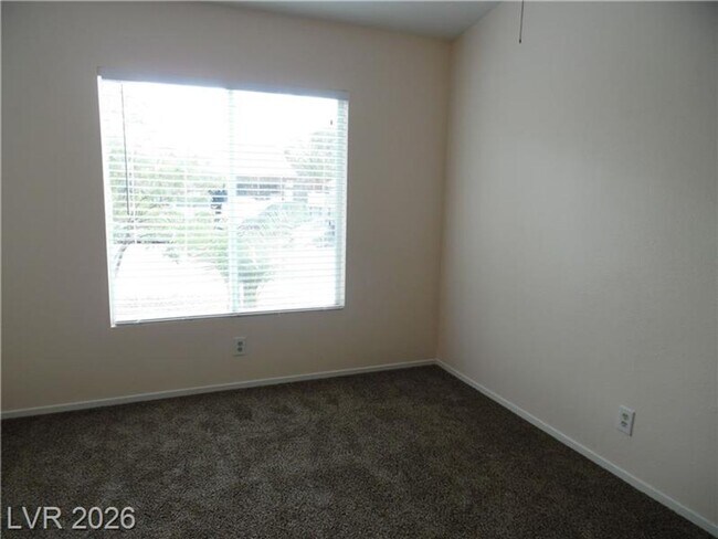 Building Photo - ONE STORY - 2 BEDROOM WITH 2 CAR GARAGE