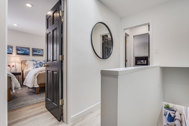 Building Photo - 135 Carriage Way