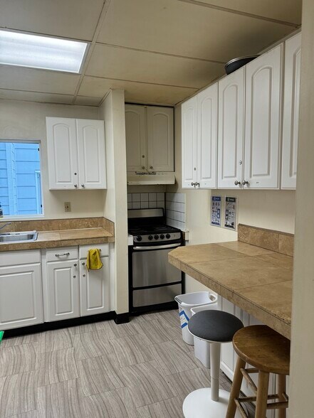 Building Photo - 5042 11th Ave NE