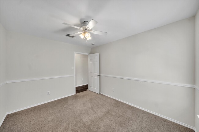 Building Photo - 1911 Mound Lake Dr