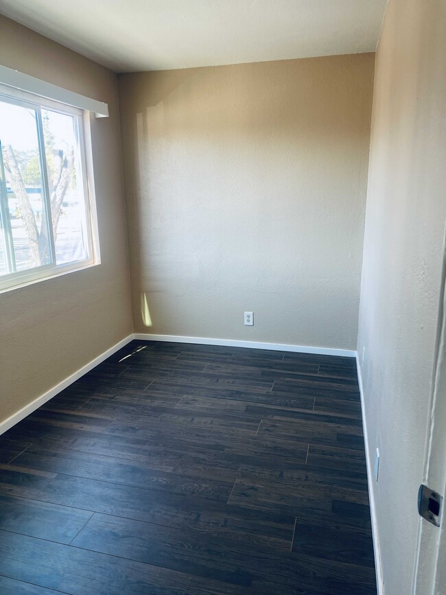 Primary Photo - 2124 90th Ave