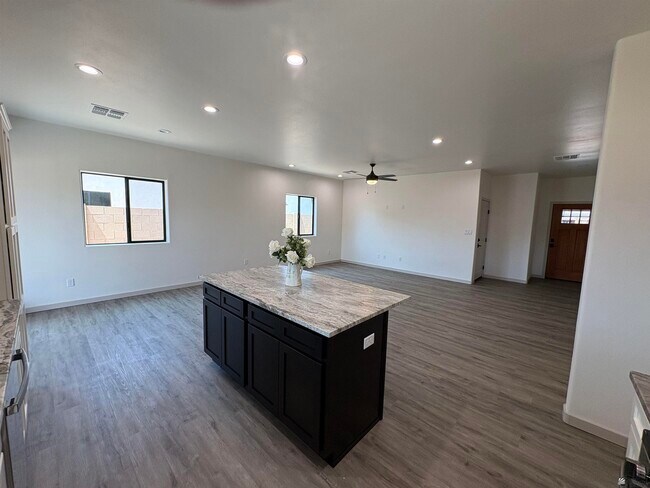 Building Photo - 4311 W 31st Pl