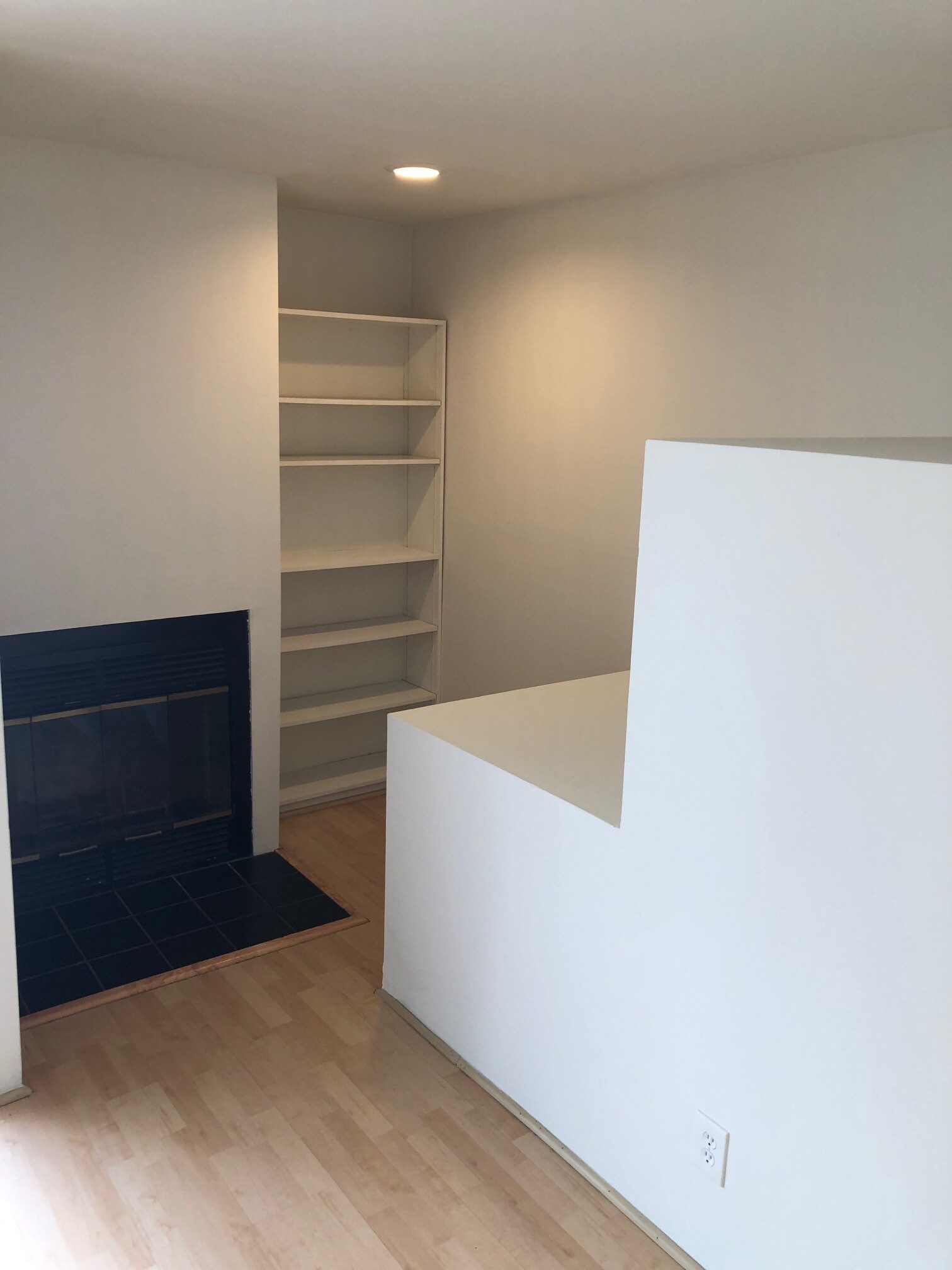 Building Photo - 1733 Lucile Ave