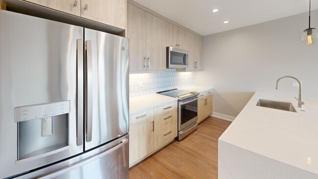Building Photo - 550 Sheridan Square