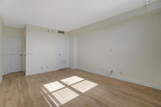 Building Photo - 3000 S Ocean Dr