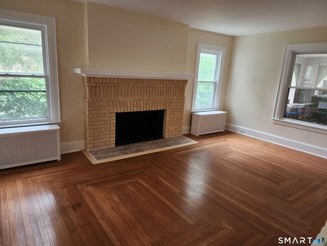 Building Photo - 380 McKinley Ave