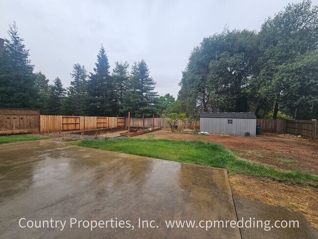 Building Photo - Spacious Home in Saratoga Estates with Lan...