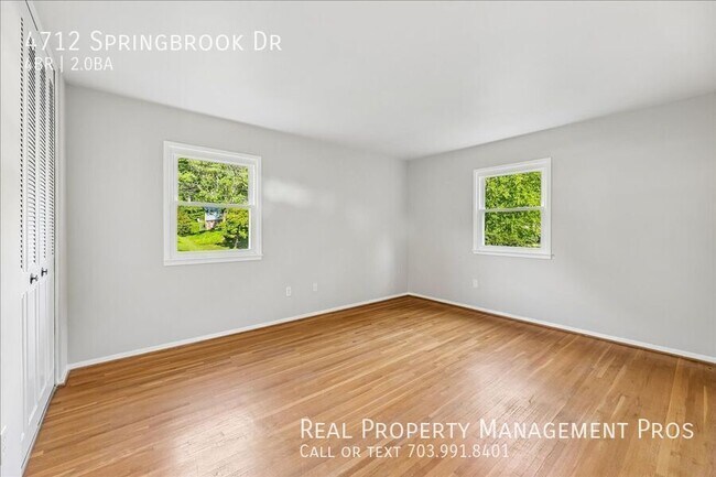 Building Photo - 4712 Springbrook Dr