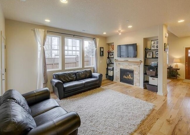 Building Photo - Beautiful 4 Bedroom Home In Villebois!