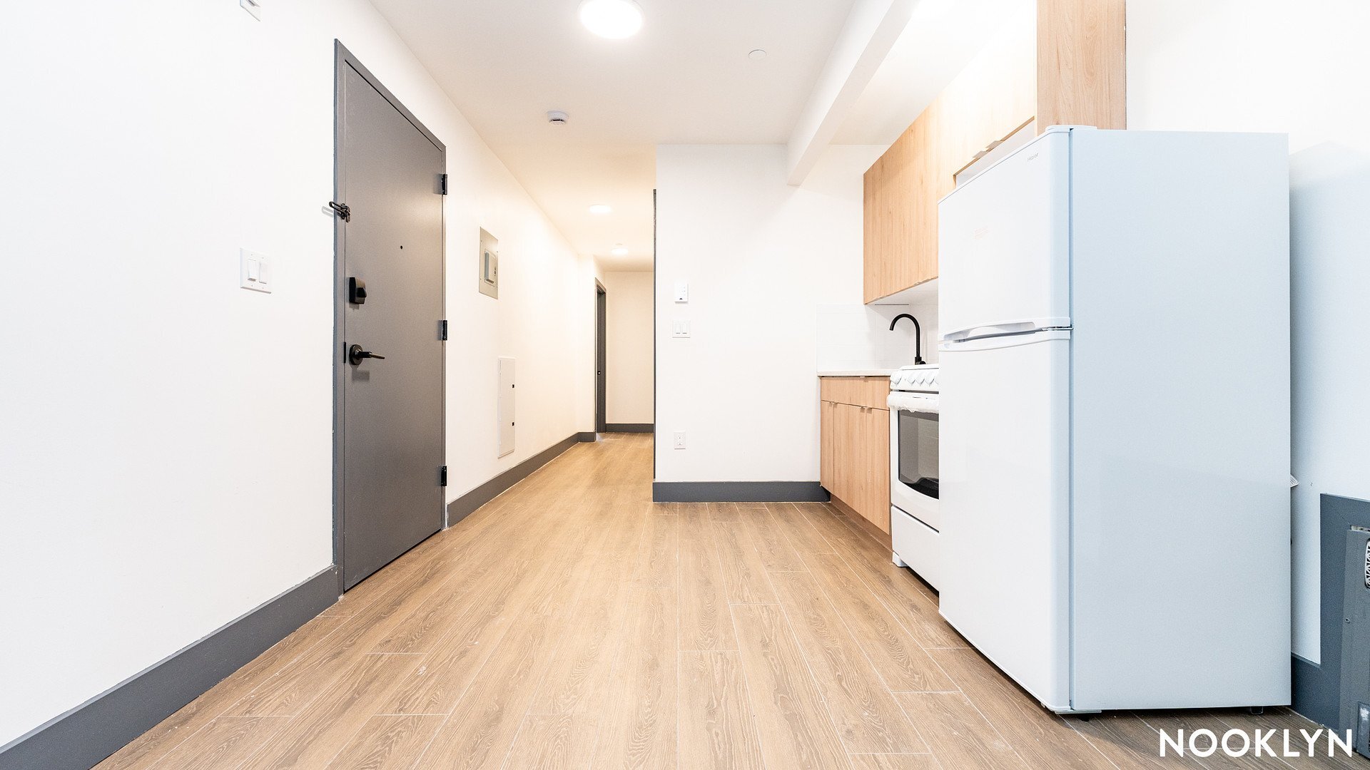 Building Photo - 2008 Fulton St