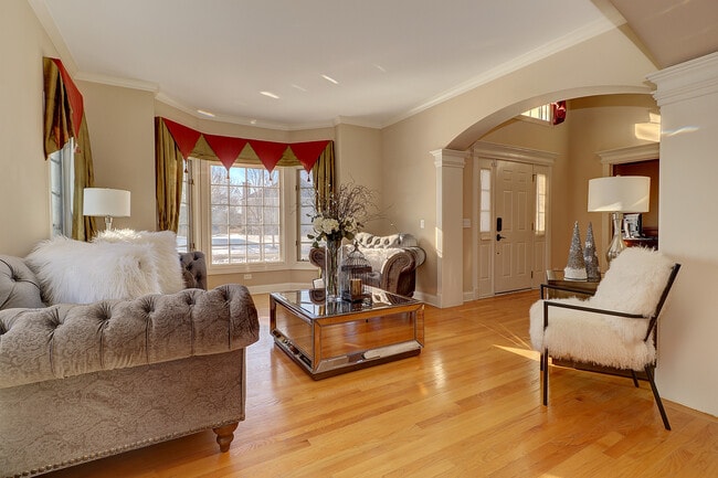 Building Photo - 26025 Whispering Woods Cir