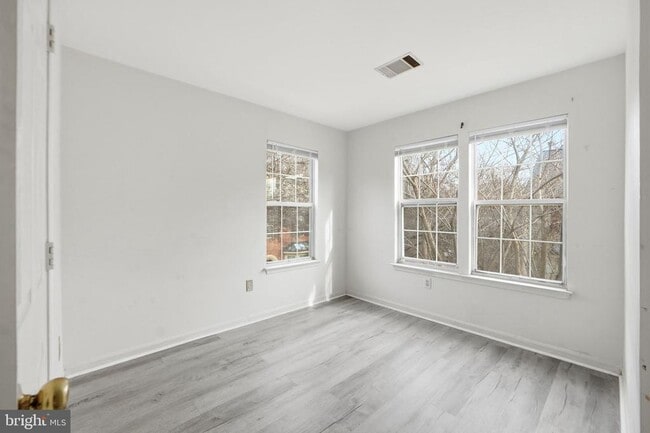 Building Photo - 10606 Fitzgibbon Ct