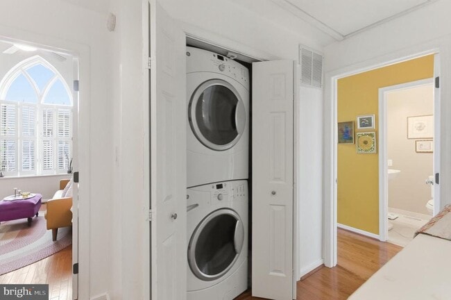 Building Photo - 122 W Henrietta St