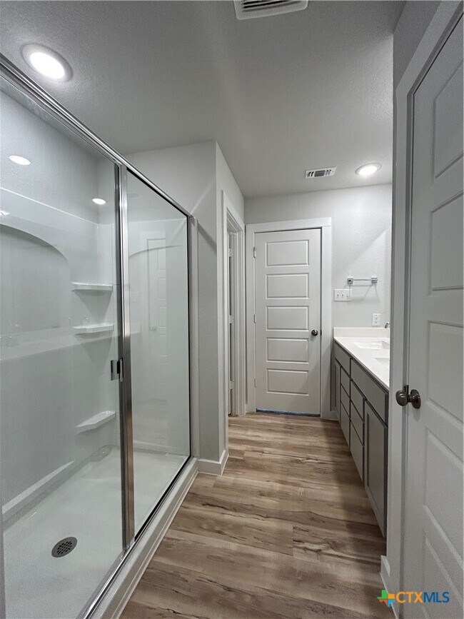 Building Photo - 4305 Danforth St