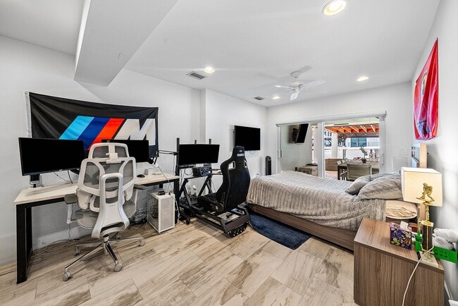 Building Photo - 740 NE 36th St