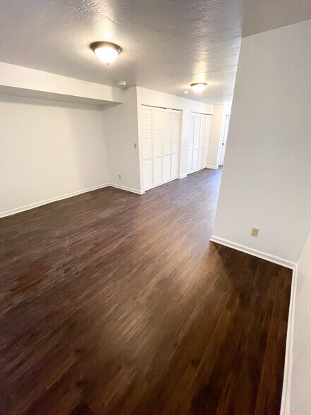 Building Photo - 5507 Fiesta Ln