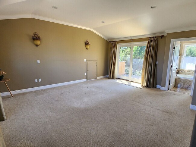 Building Photo - 25875 Estacada Way