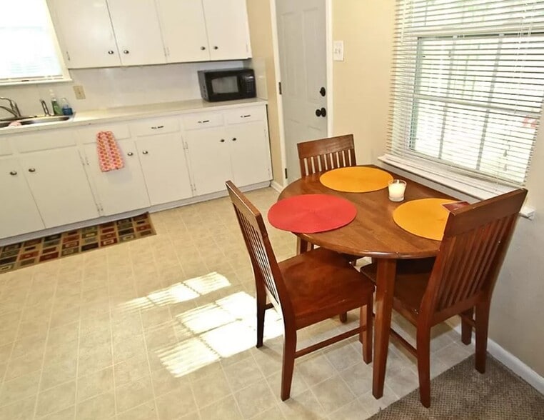 Building Photo - 1507 N Main St