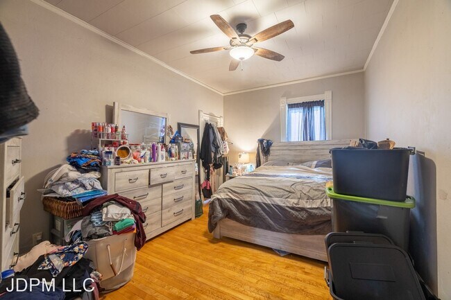 Building Photo - 5 br, 1 bath House - 233 W 11th Avenue
