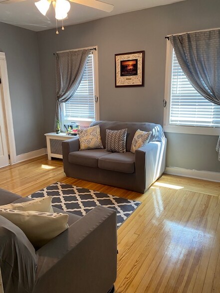 Building Photo - 416 20th Ave