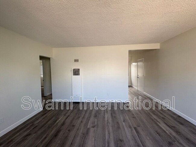 Building Photo - 21612 Berendo Ave