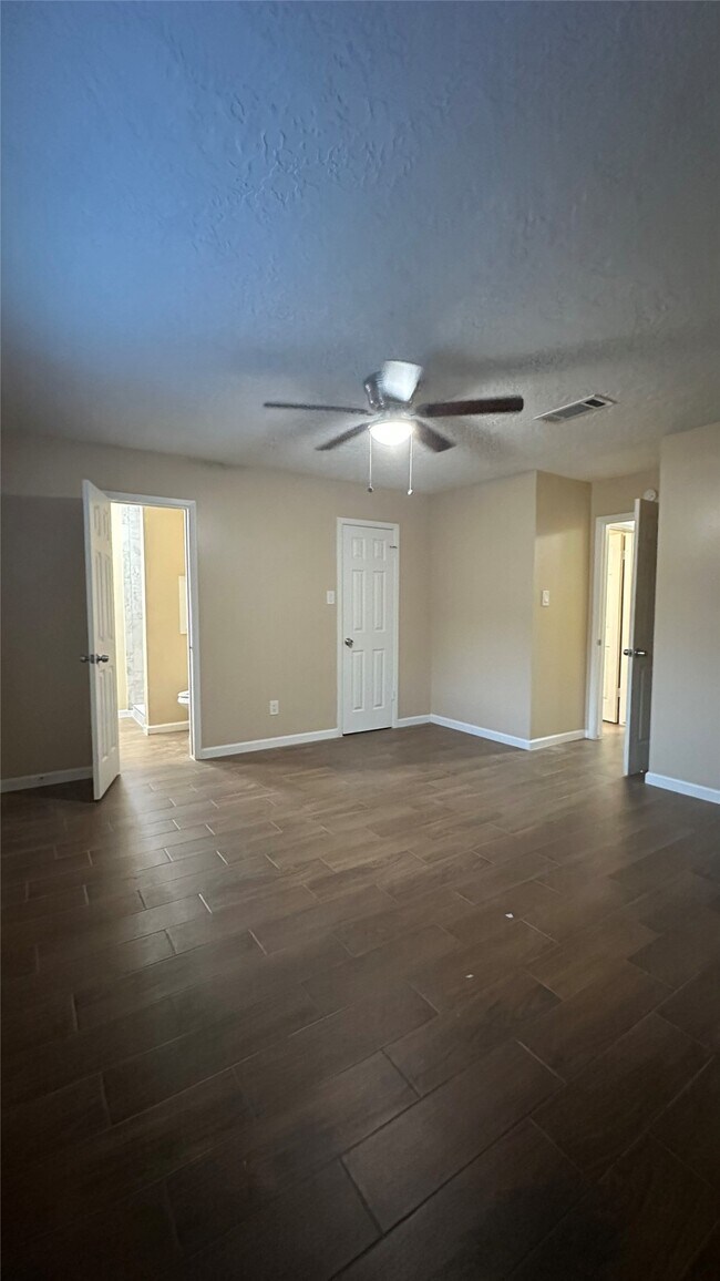 Building Photo - 11503 Briar Forest Dr