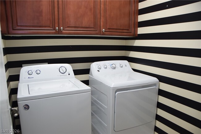 Building Photo - 60 Dark Creek Ave